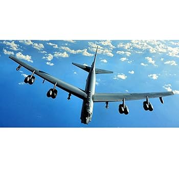Amazon | 1：200軍用機アメリカのB-52爆撃機飛行機おもちゃ